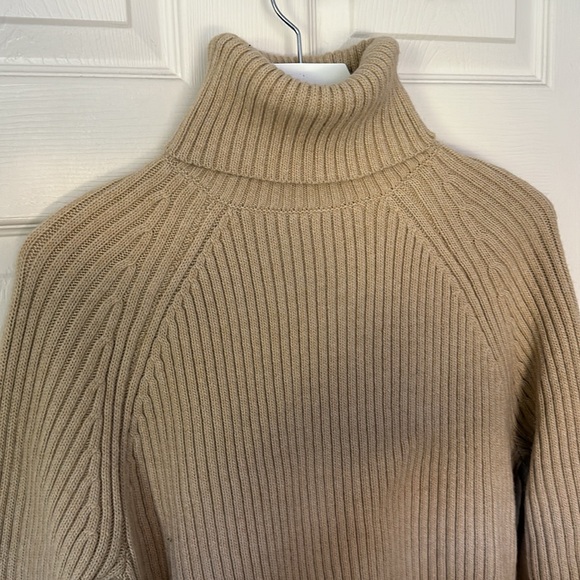 H&M Cropped Turtleneck - Picture 2 of 4